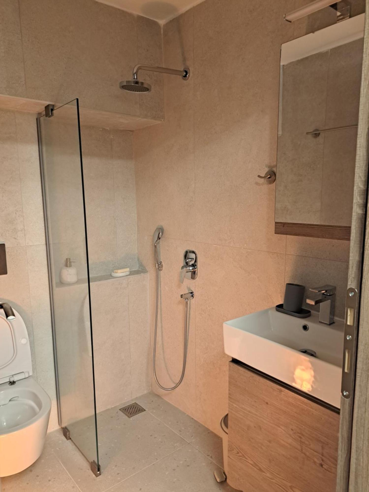 Centerstage1 Boutique Apartment - Hemisphere1 Stylish Studio سالونيك المظهر الخارجي الصورة